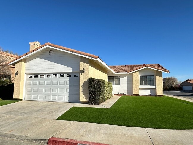 Primary Photo - East Palmdale Home in Gated Community