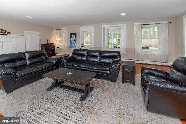 Building Photo - 180 Municipal Rd