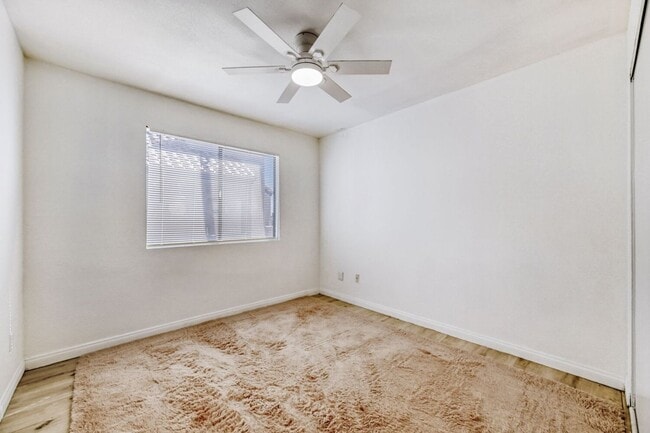 Building Photo - Upgraded 2 Bedroom Condo in a Gated Community!