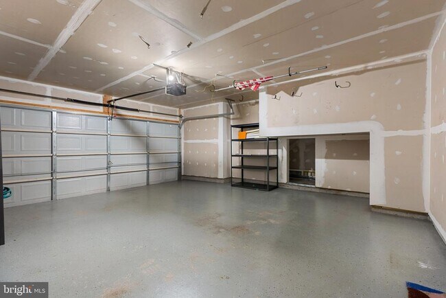 Building Photo - 232 Mohegan Dr
