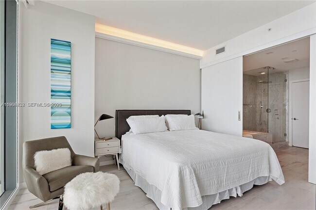 Building Photo - 480 NE 31st St