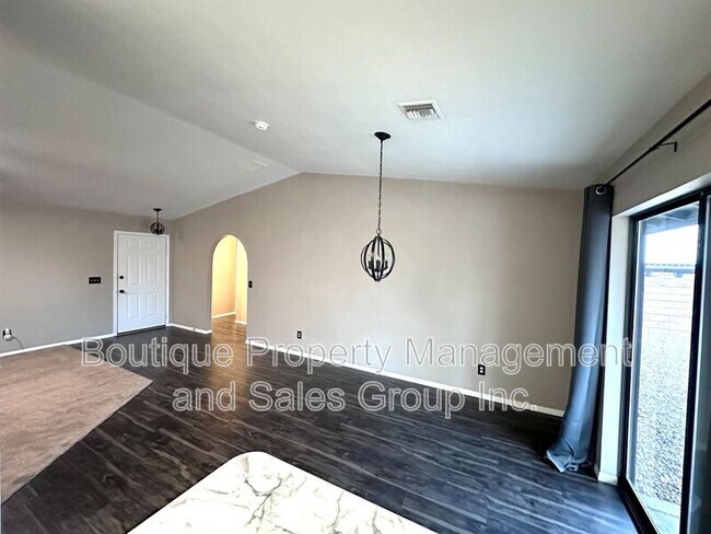 Building Photo - 2371 San Juan Dr