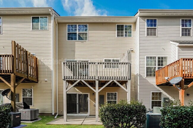 Building Photo - 335 Anterbury Dr