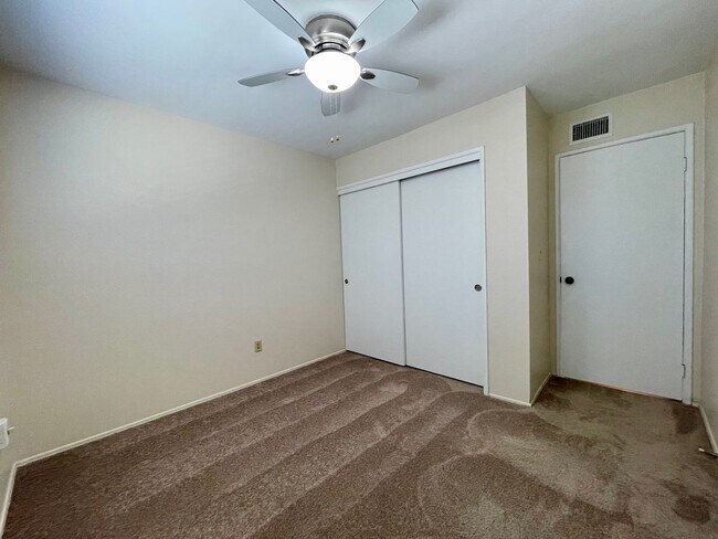 Building Photo - Gorgeous 4 Bedroom 2 Bathroom Home in Bonita!