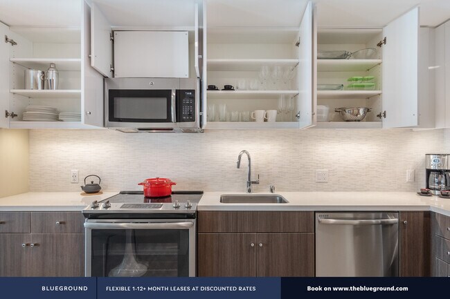 Building Photo - 800 Indiana St