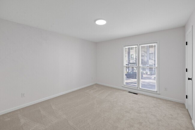 Building Photo - Newly Renovated 2 Bed, 1 Bath in Downtown Wake Forest!