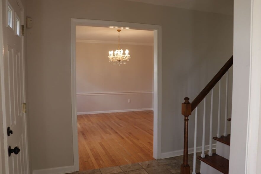 Building Photo - 35 Highpoint Rd