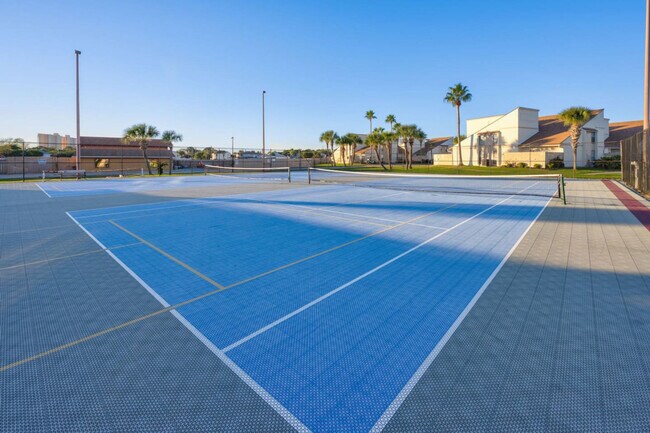 Building Photo - 17462 Front Beach Rd