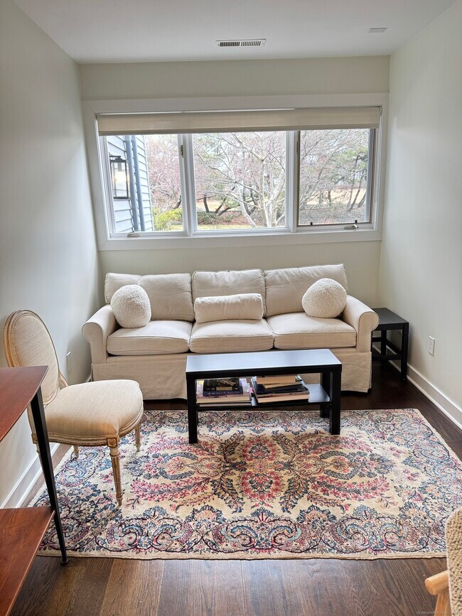 Building Photo - 1 Island Dr