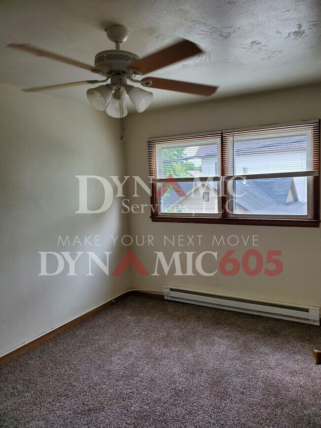 Building Photo - 1BR/1BA Apartment