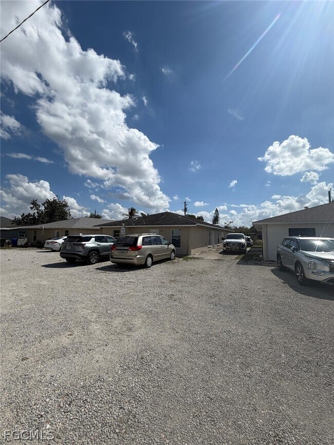 Building Photo - 3516 Dora St