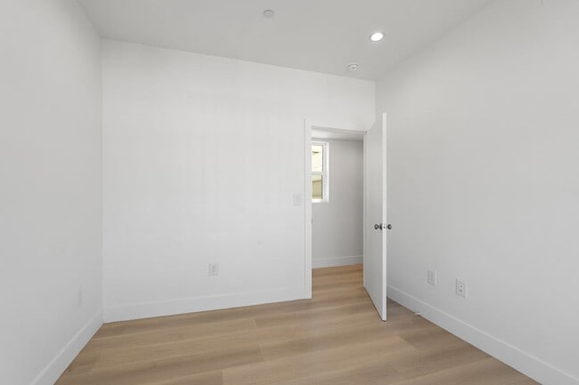Building Photo - 10967 Calvert St