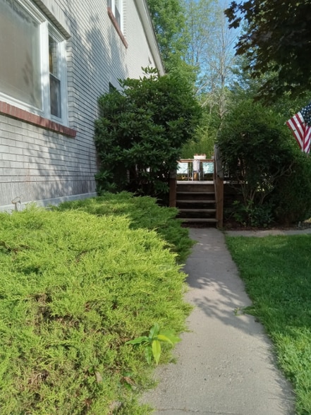 Building Photo - 199 Main St