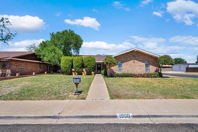 Building Photo - 1800 W 23rd St