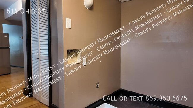 Building Photo - 614 Ohio St