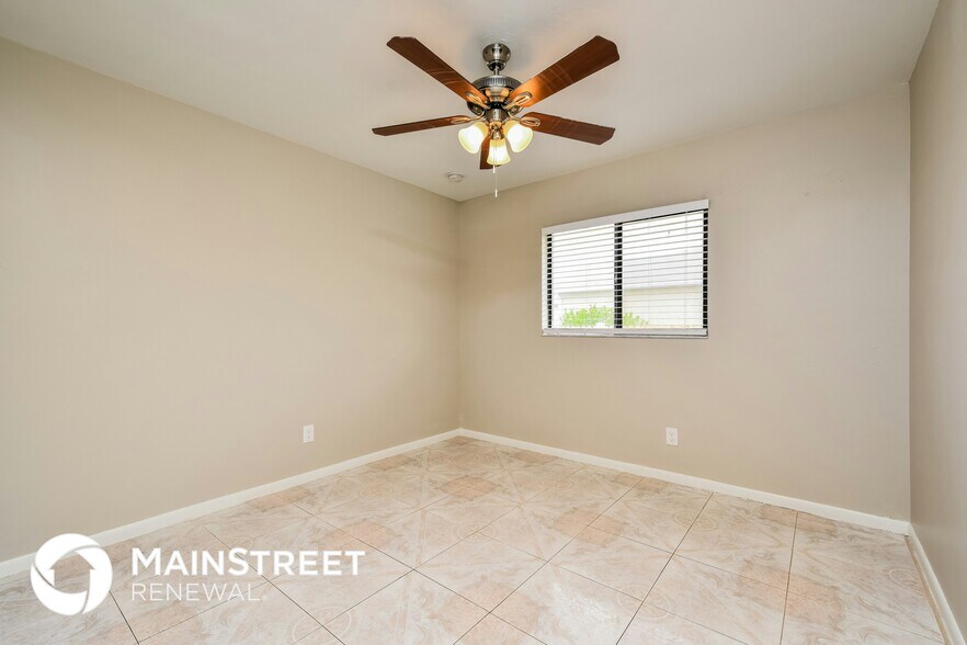 Building Photo - 8360 Coral Dr