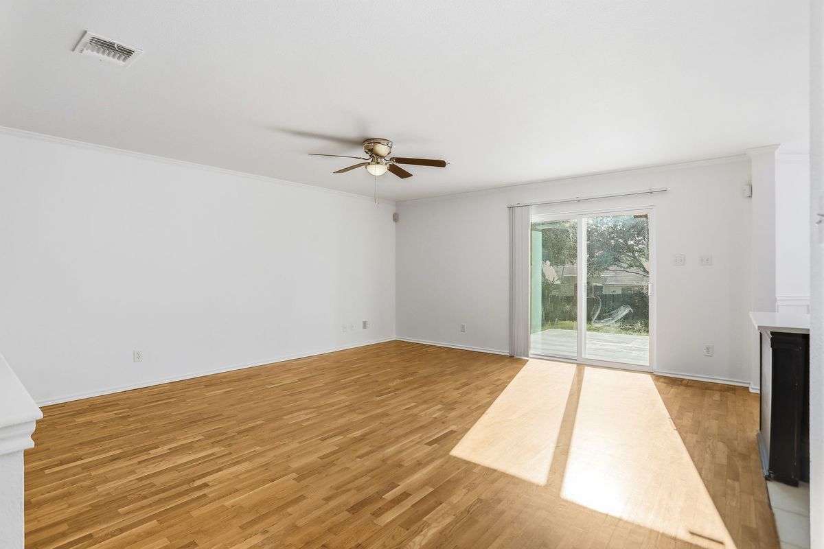 Building Photo - 522 Ashley