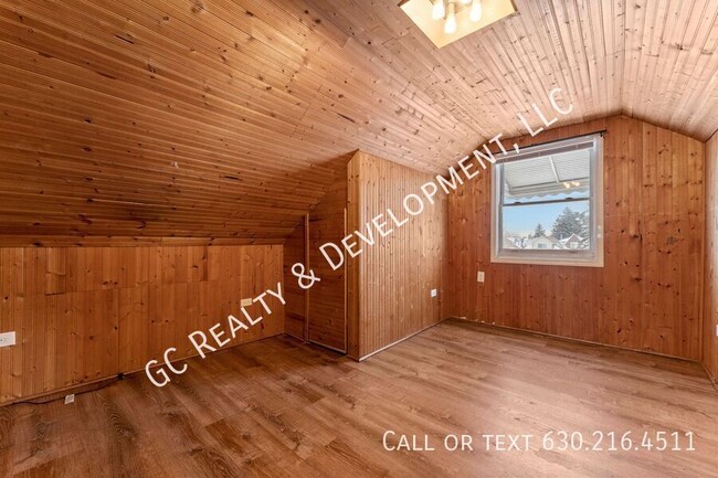 Building Photo - 3109 N Neva Ave