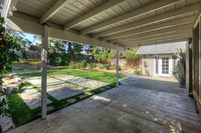 Building Photo - 8241 N Yorktown Dr