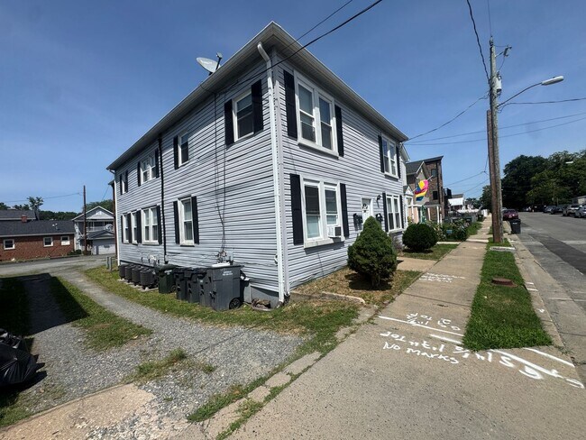 Building Photo - 281 4th Ave