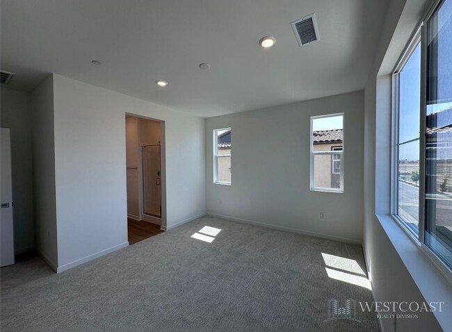 Building Photo - 5954 Catskills Ct