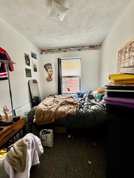 Building Photo - 606 Columbus Ave