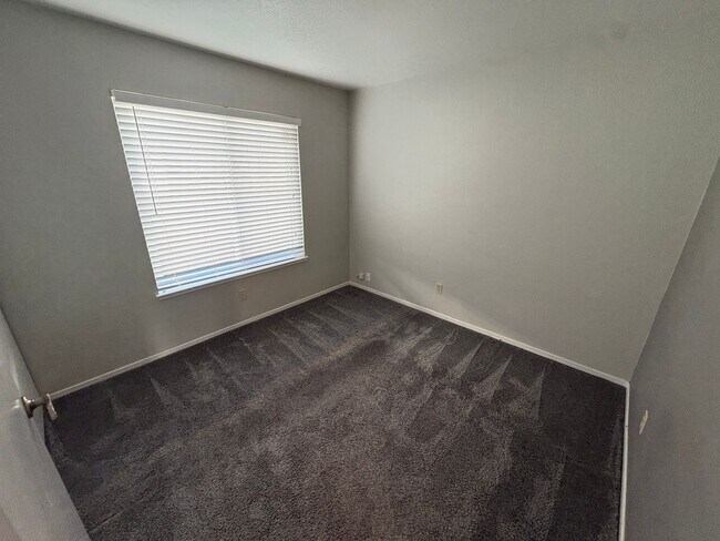 Building Photo - Cozy 3 Bed 2 Bath Home in Brentwood