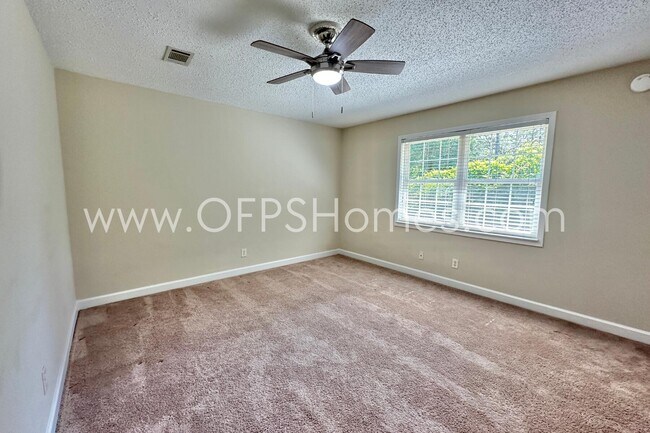 Building Photo - 4490 FL-87