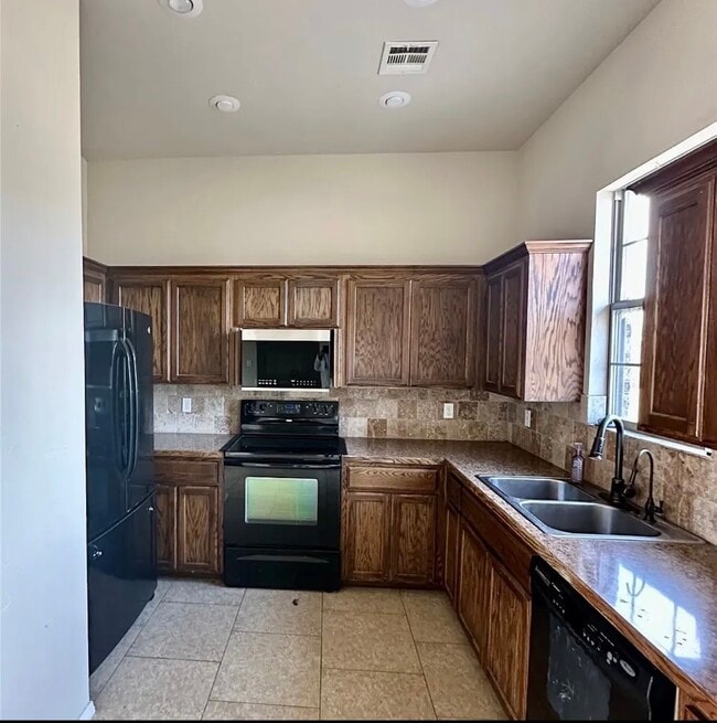 Building Photo - 14119 County Rd 3590