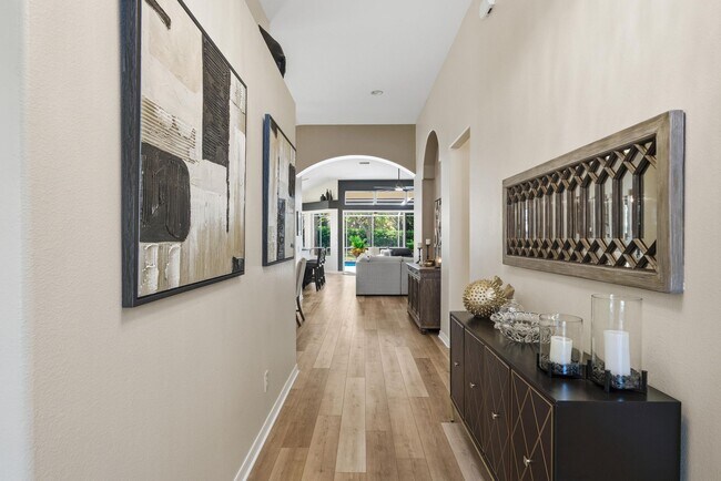 Building Photo - 1020 W Rollingwood Ct