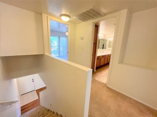 Building Photo - Two bdrm Townhome for RENT in Paradise Val...