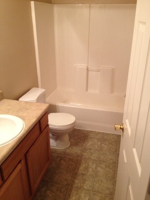 Building Photo - 1013 Deer Trail Ln