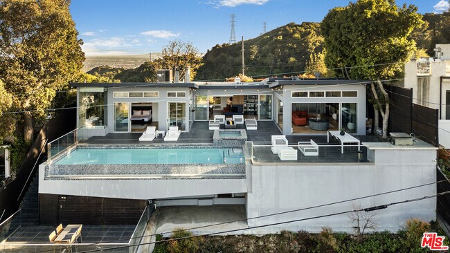 Building Photo - 7275 Mulholland Dr