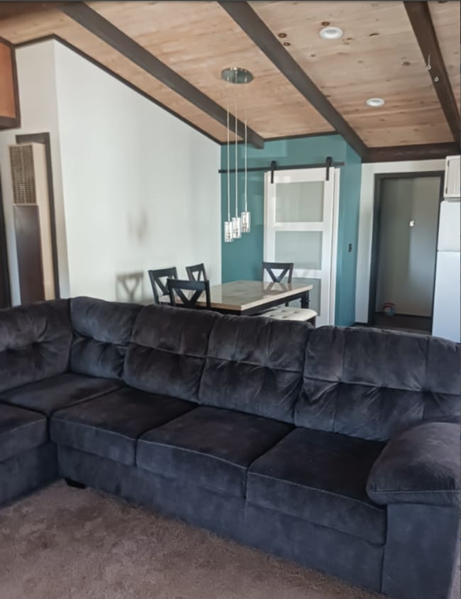 Building Photo - 1066 Paradise Way