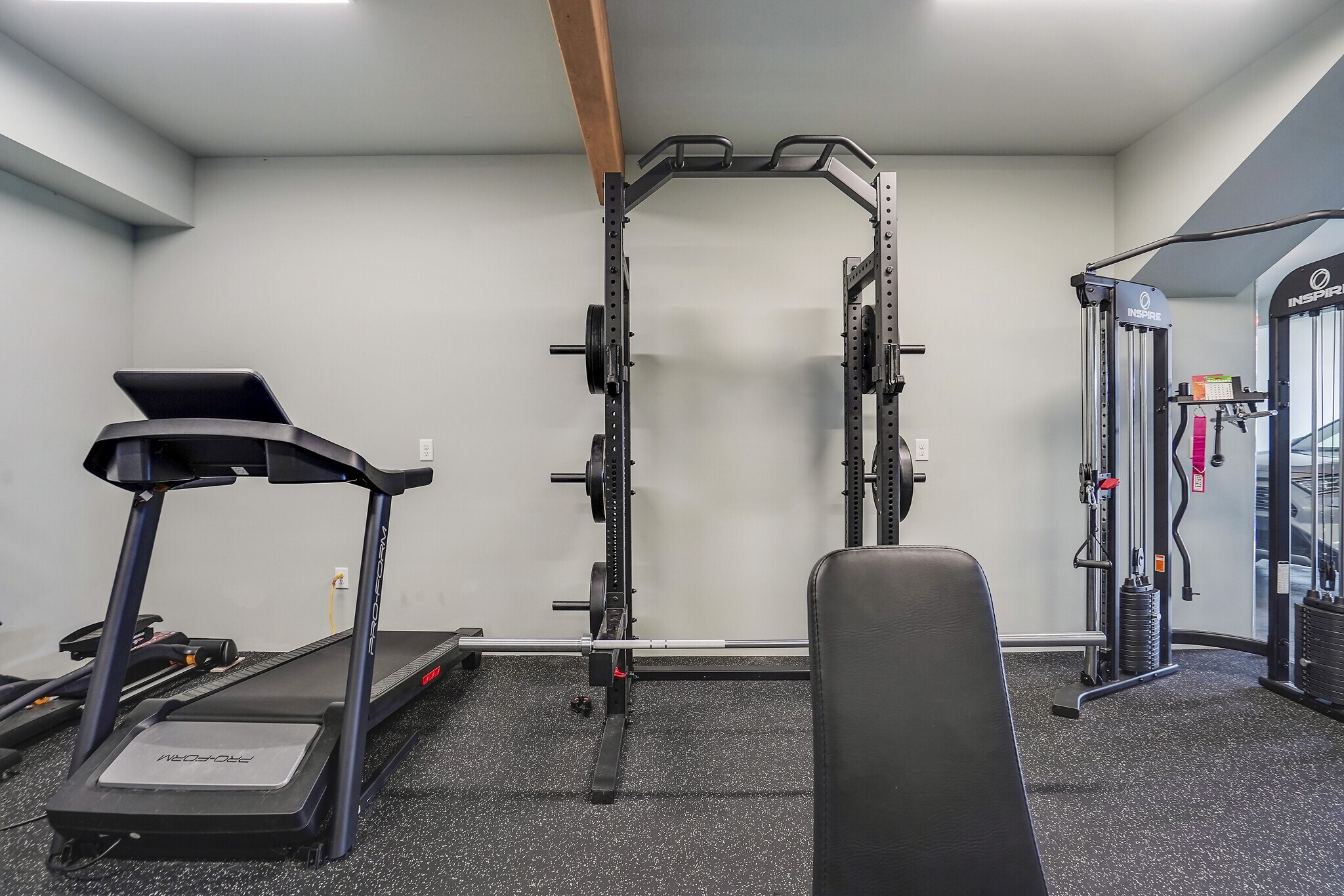 Building Photo - 1132 Thunderbird Ave S