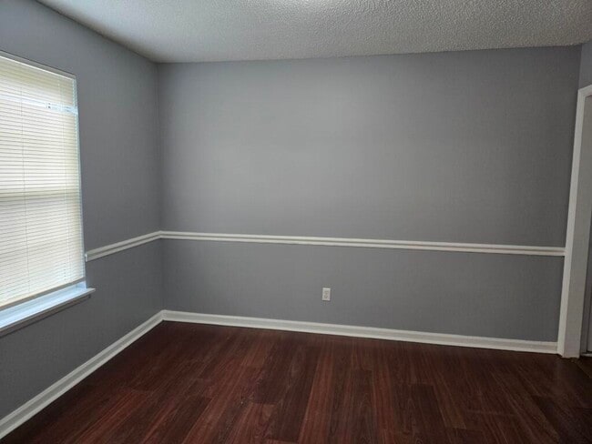 Building Photo - 2600 Carrington Dr