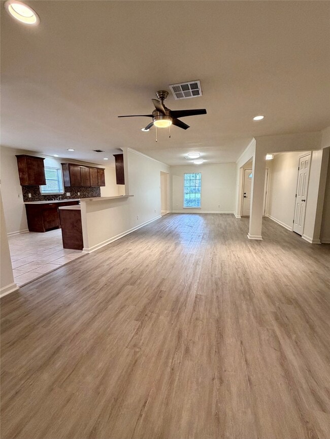 Building Photo - 5422 Winding Way Dr