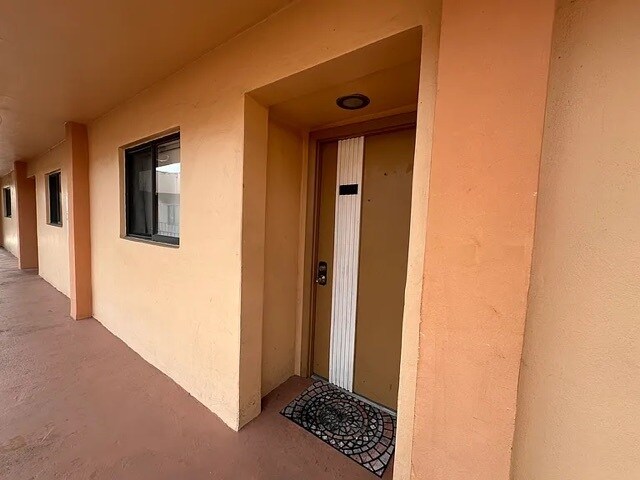 Primary Photo - 8600 SW 133rd Avenue Rd