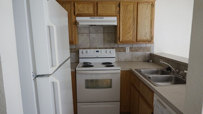 Building Photo - 1400 Chips Dr