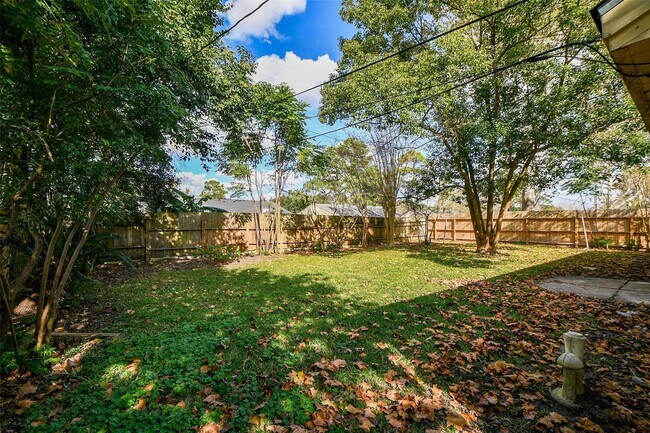 Building Photo - 5810 Fontenelle Dr