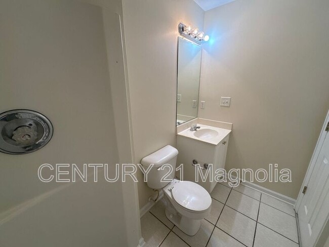 Building Photo - 303 Caldwell Cir