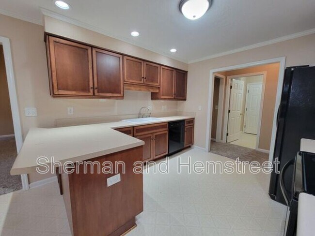 Building Photo - 914 Cannock St
