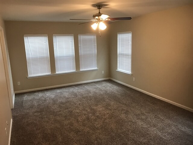 Building Photo - 330 Summer Hill Way