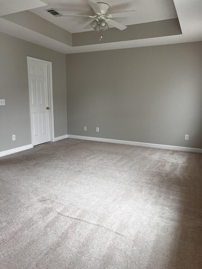 Building Photo - 708 Tattnall Dr