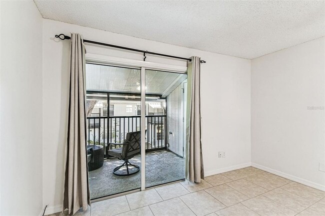 Building Photo - 3803 N Oak Dr