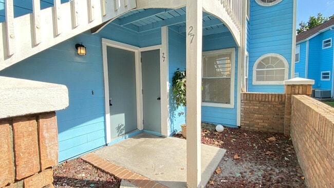 Building Photo - 2751 N Poinciana Blvd