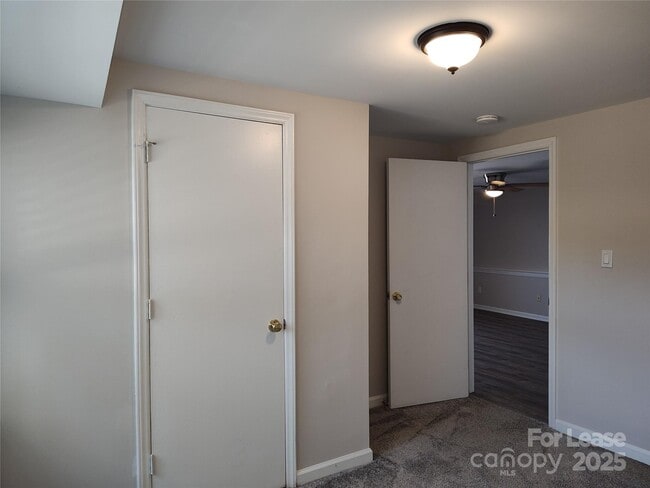 Building Photo - 340 Hollis Rd