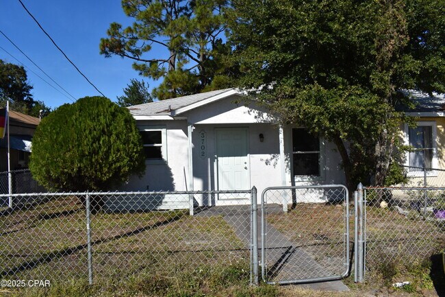 Primary Photo - 3722 Burnham Way