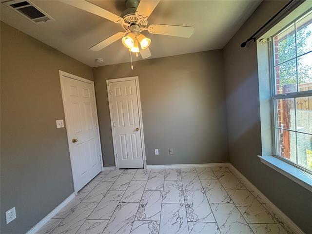 Building Photo - 618 Oliver Ln