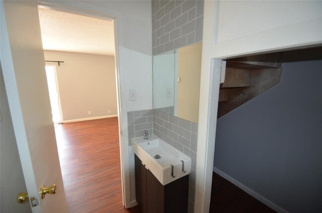 Building Photo - 5008 W Wind Trail